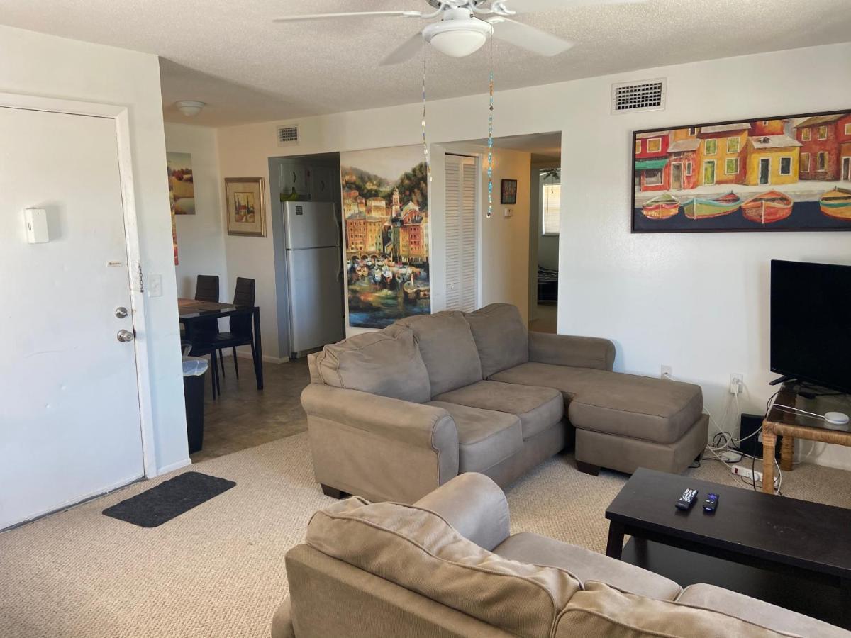 Private Room In A 2 Bedroom 1 Bathroom Shared With Host, On The Beach, Surrounded By Resorts, Only 2 People Max St. Pete Beach Eksteriør bilde