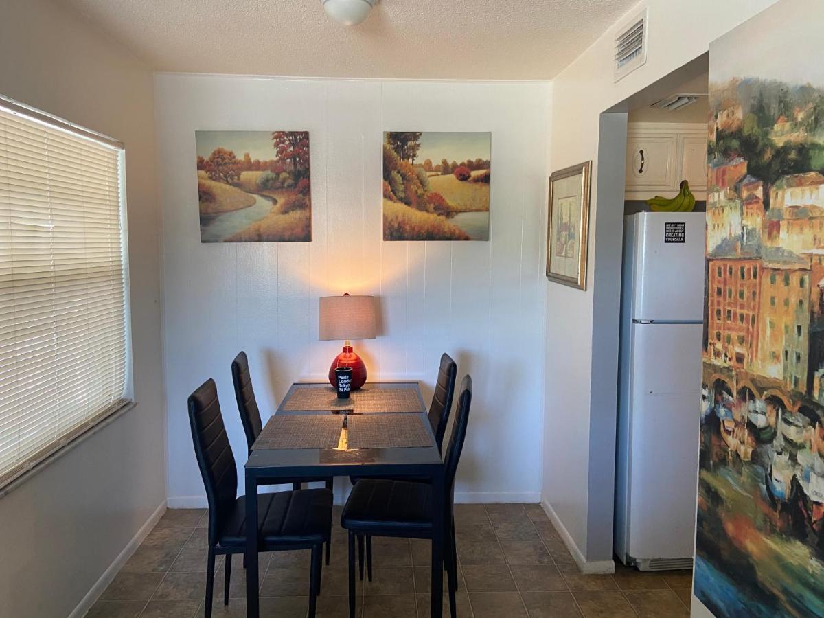 Private Room In A 2 Bedroom 1 Bathroom Shared With Host, On The Beach, Surrounded By Resorts, Only 2 People Max St. Pete Beach Eksteriør bilde